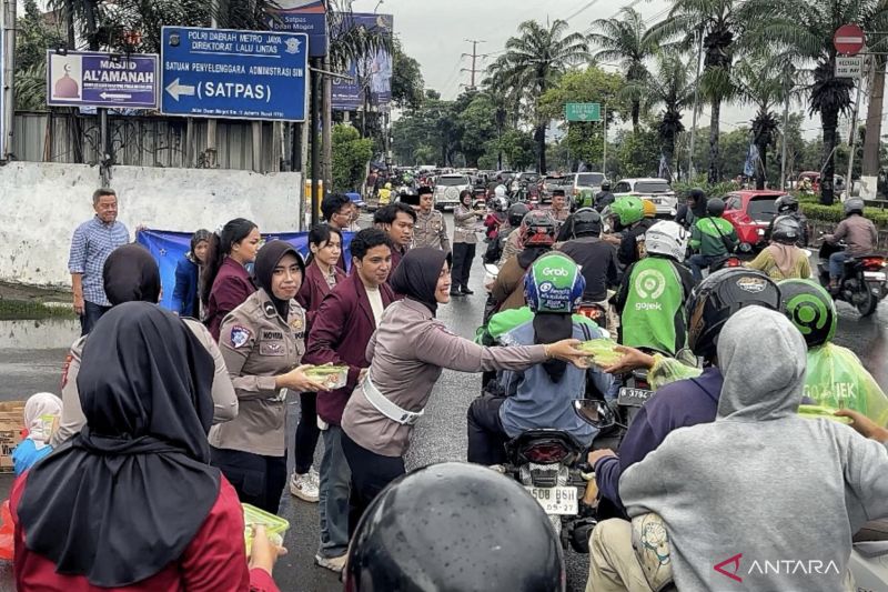 15 rekomendasi menu takjil buka puasa yang manis dan menyegarkan