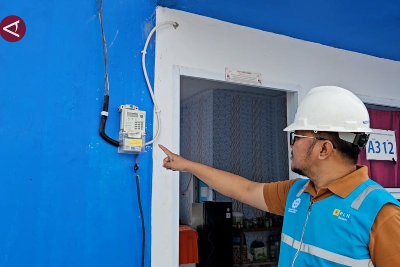 150 unit rumah relokasi tanjungbanon telah dialiri listrik