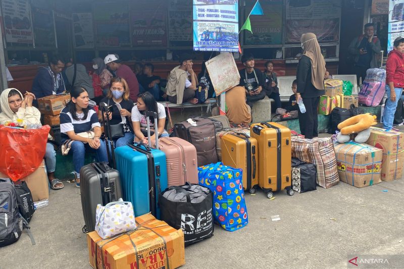 4708 pemudik berangkat melalui terminal lebak bulus pada h 6 lebaran