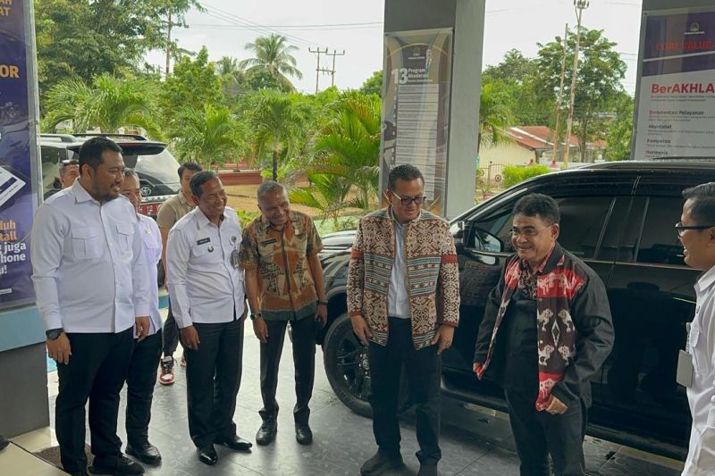 anggota dpr soroti masalah kelistrikan di plbnntt