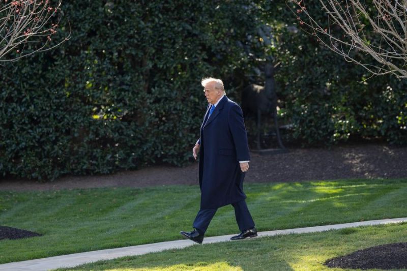 as akan kenakan tarif 25 persen ke negara pembeli minyak venezuela