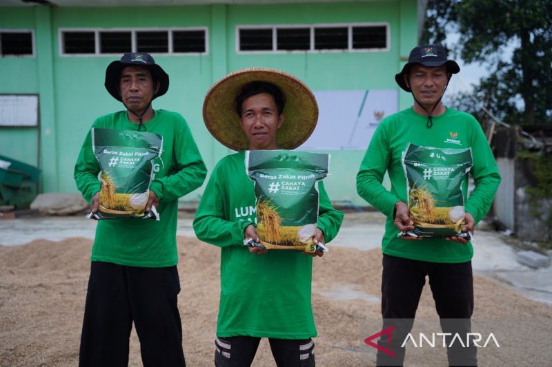 baznas siapkan 168750 paket zakat fitrah untuk mustahik se indonesia
