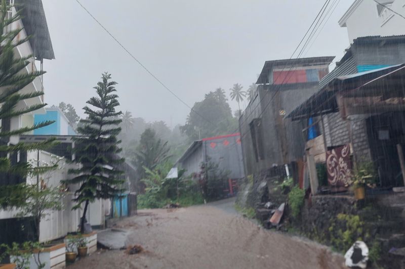 bmkg prakirakan sebagian besar indonesia hujan ringan senin