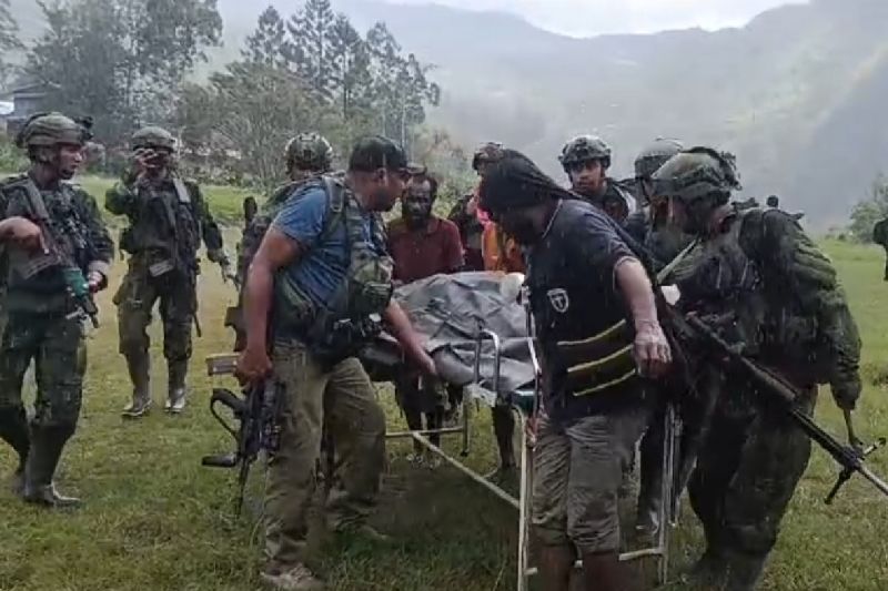 bupati aksi kkb di anggruk akibatkan satu meninggal enam terluka