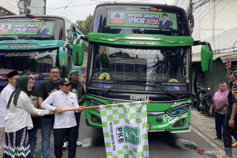 cak imin lepas 20 bus mudik gratis pkb untuk bantu warga
