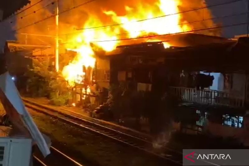 dki kemarin dana bansos cair lalu kebakaran di grogol petamburan