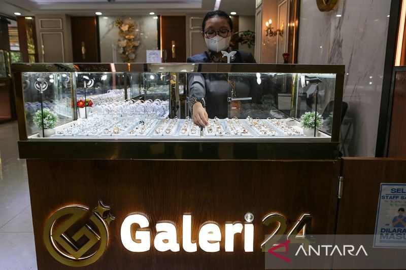 emas antam ubs dan galeri24 naik hingga rp11000 pada h 4 lebaran