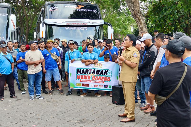 gubernur wagub bali patungan bantu pemudik pulang kampung ke tegal
