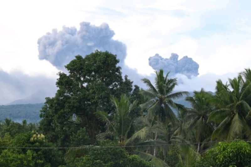 Gunung Dukono di Maluku Utara kembali erupsi pada Selasa pagi 1 gunung dukono di maluku utara kembali erupsi pada selasa pagi