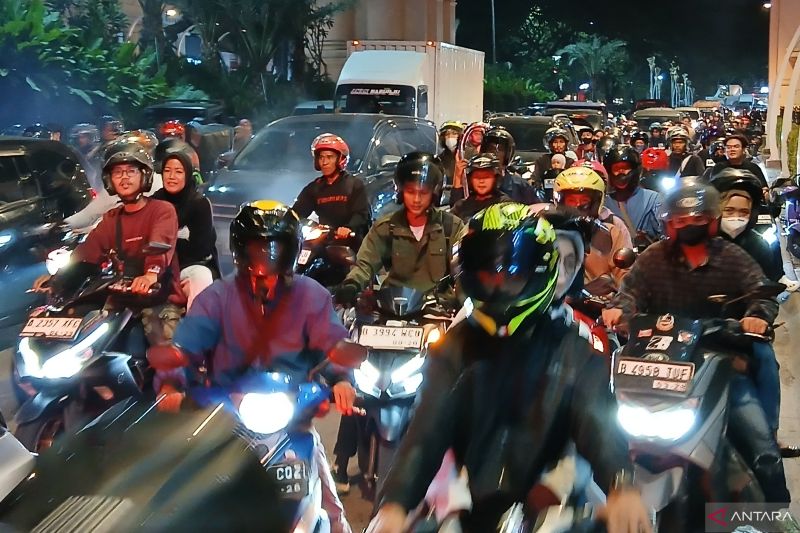 h 3 lebaran 10000 kendaraan lintasi jalan arteri tangerang merak