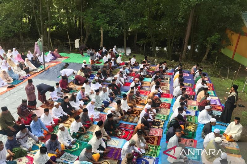 jamaah naqsabandiyah di kota bima gelar shalat idul fitri hari ini
