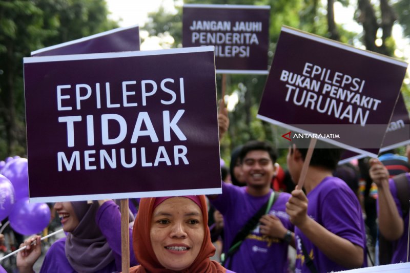 jangan panik berikut cara tepat menolong orang yang kejang