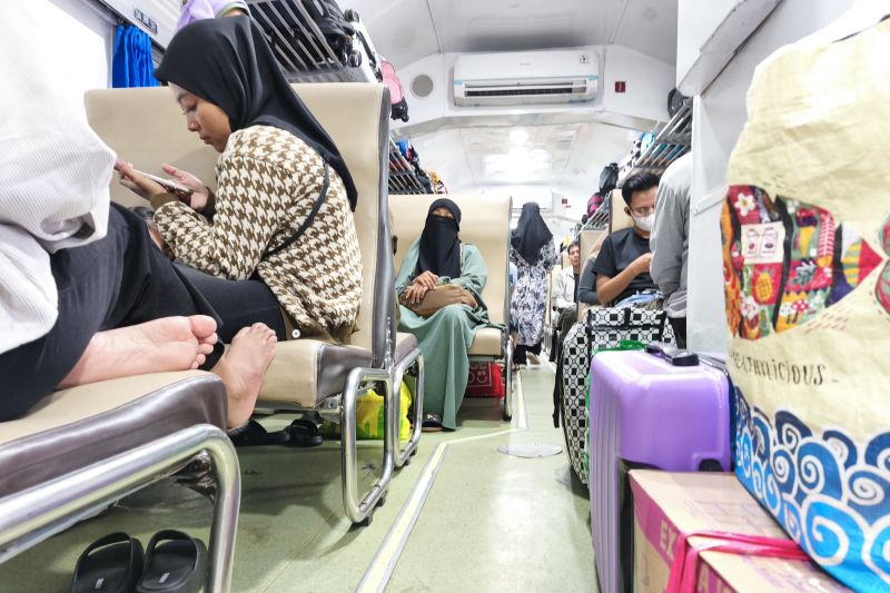 KAI Tanjungkarang sebut 72 persen tiket angkutan Lebaran terjual 1 kai tanjungkarang sebut 72 persen tiket angkutan lebaran terjual