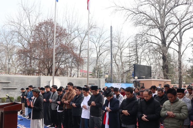 kbri beijing gelar shalat idul fitri bersama ratusan wni
