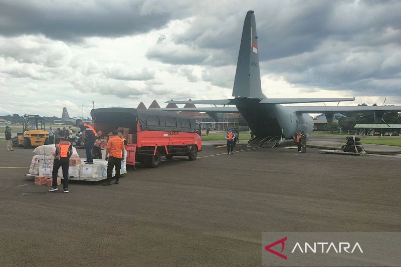 kemenhan kirim 12 ton bantuan logistik untuk korban gempa myanmar
