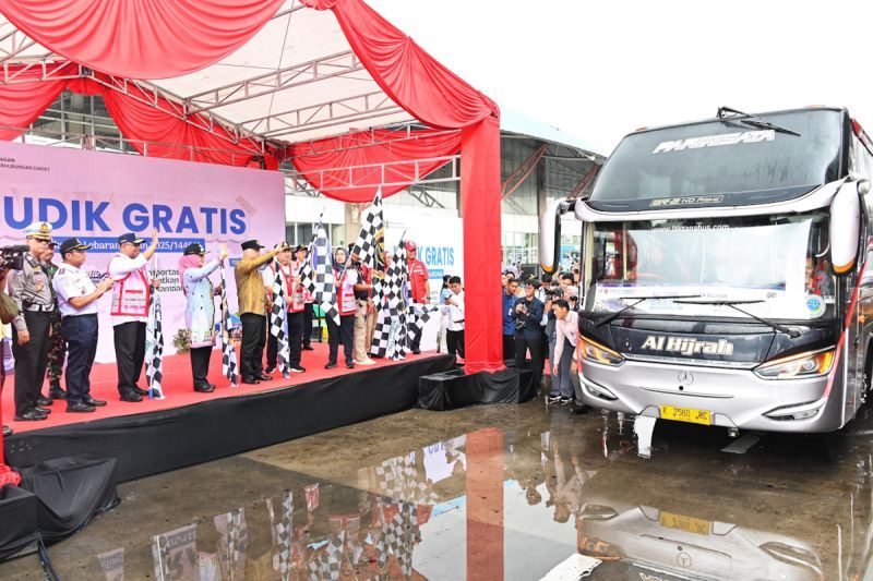 kemenhub berangkatkan 3264 pemudik gratis dengan transportasi bus