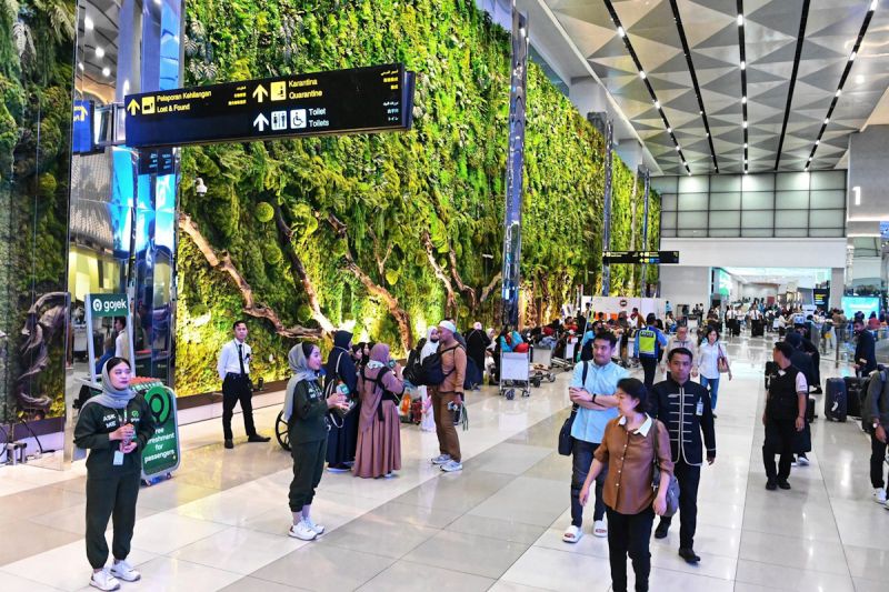 kemenhub penumpang udara naik dampak penurunan harga tiket pesawat