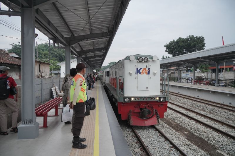 layanan kereta komuter merak hanya sampai cilegon selama mudik lebaran