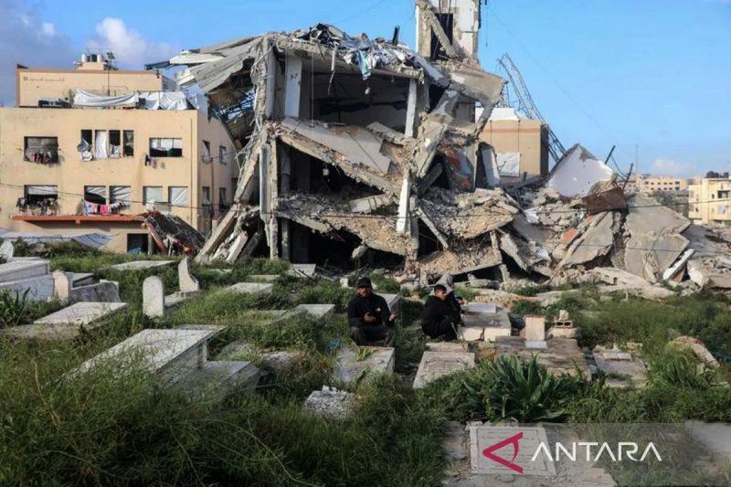 macron desak netanyahu hentikan serangan israel di gaza