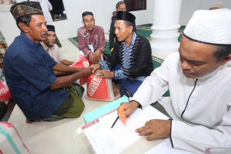 masjid raya baiturrahman fasilitasi musafir tunaikan zakat fitrah