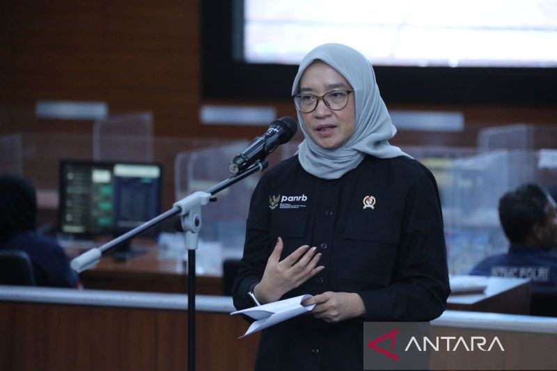 menteri panrb apresiasi kesiapan polri kelola arus mudik 2025