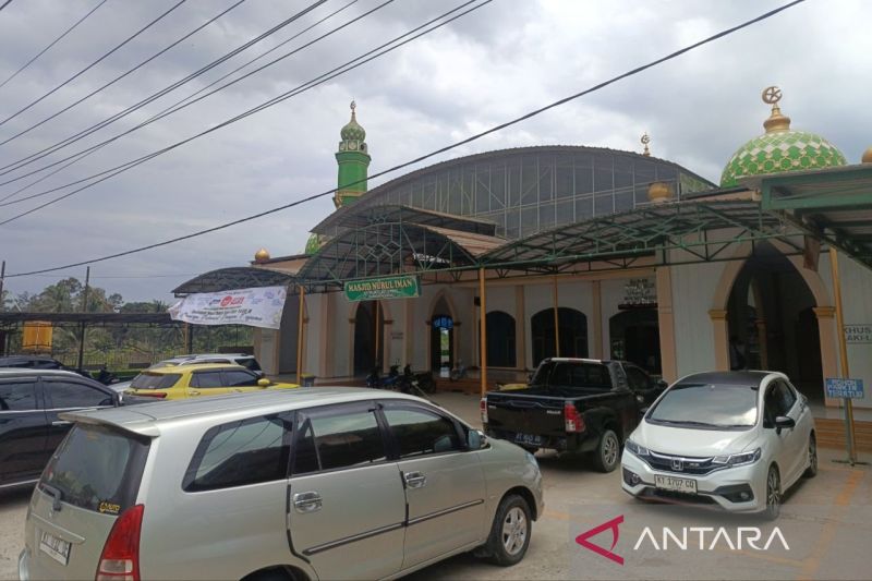 Para pemudik di Kaltim bersyukur atas layanan masjid buka 24 jam 1 para pemudik di kaltim bersyukur atas layanan masjid buka 24 jam