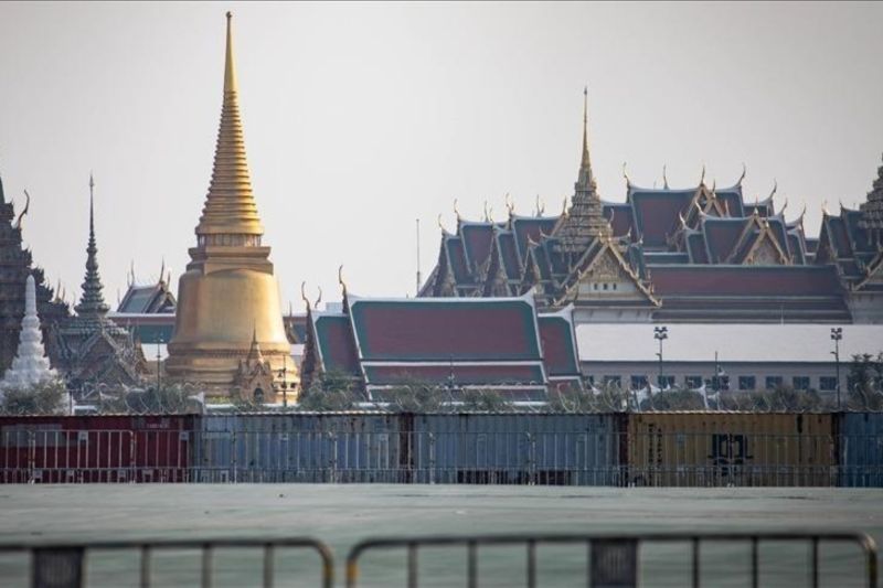 parlemen thailand memperpanjang debat mosi tidak percaya terhadap pm