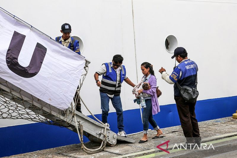 pelni mengajak calon pemudik beli tiket secara daring sejak jauh hari