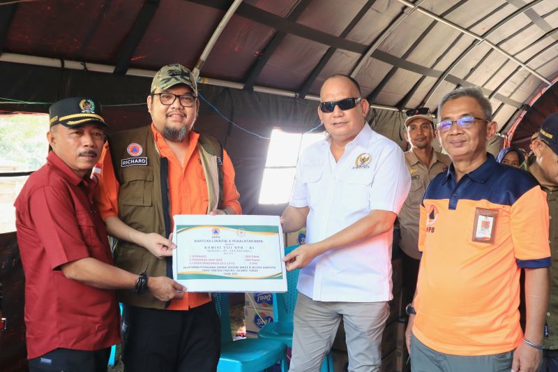 pemkab parigi terima bantuan logistik bencana dari dpr dan bnpb