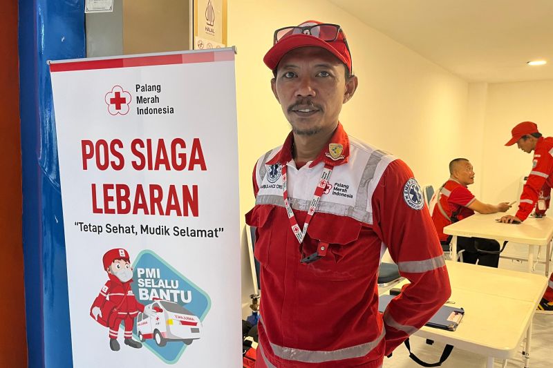 perjuangan pmi di stasiun gambir demi mudik sehat