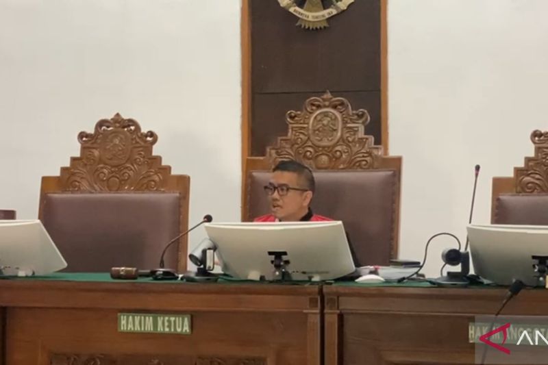 pn jaksel tunda sidang staf hasto kristiyanto pada 8 april