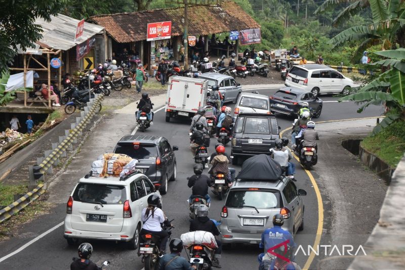 polres tasikmalaya kota urai kepadatan arus kendaraan di jalur gentong