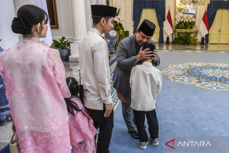 presiden prabowo subianto gelar open house idul fitri 1446 h di istana kepresidenan