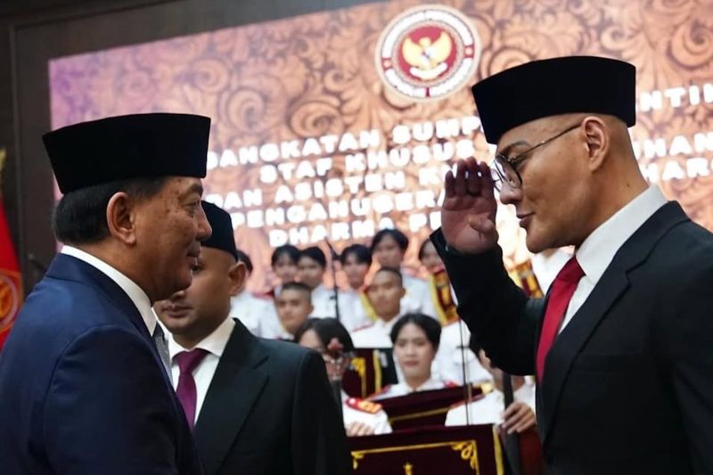 profil deddy corbuzier yang resmi menjabat sebagai stafsus menhan