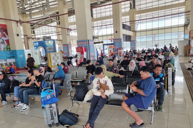 puncak arus mudik di terminal pulo gebang diprediksi 28 30 maret