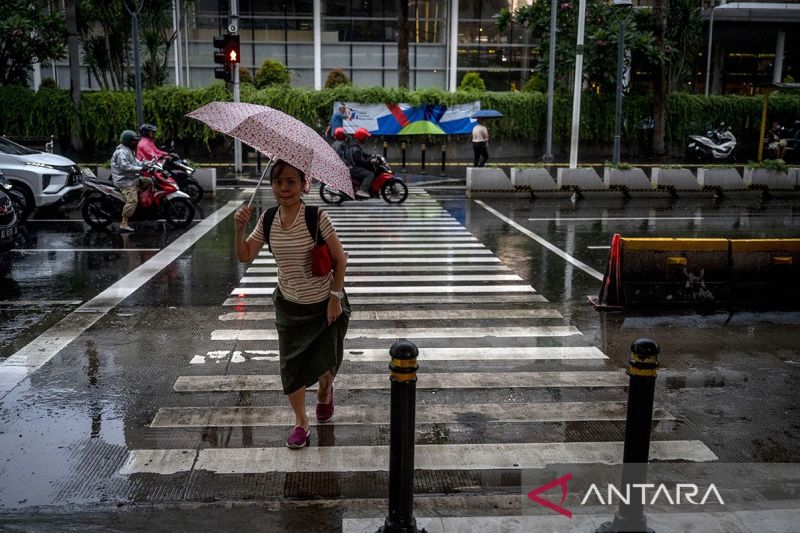 sebagian jakarta diperkirakan hujan pada senin siang hingga malam