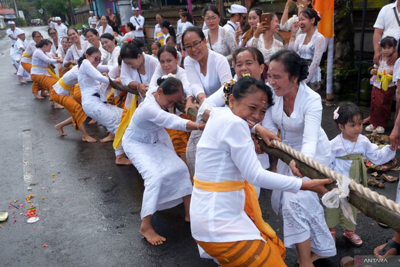 Tradisi Mbed-Mbedan usai Hari Raya Nyepi 1 tradisi mbed mbedan usai hari raya nyepi