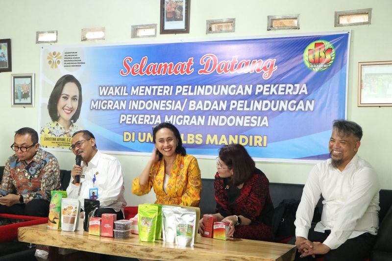wamen christina promosikan produk umkm purna pmi