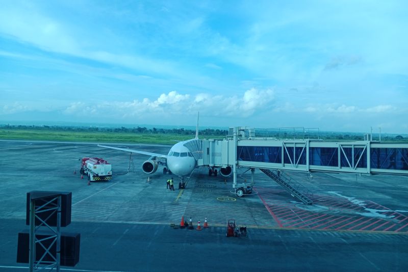 wamenpar cek pelayanan arus mudik lebaran 2025 di bandara lombok