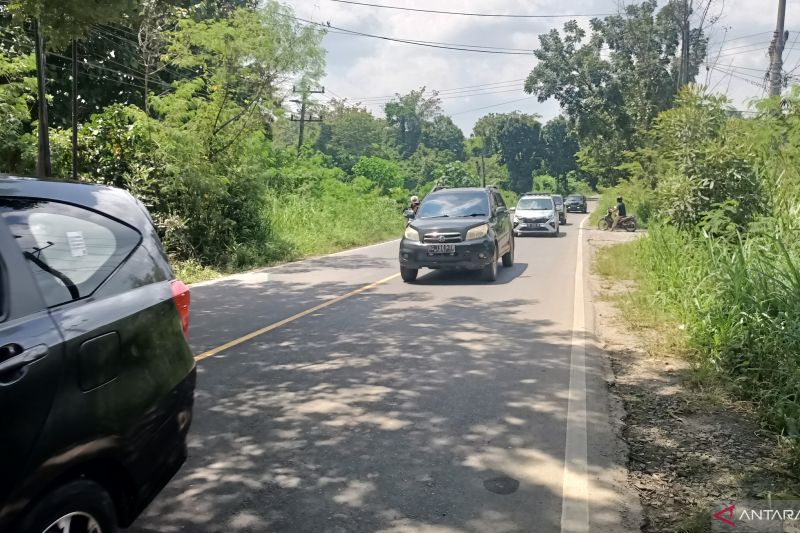 arus balik di jalinteng oku mulai ramai dilewati kendaraan pemudik