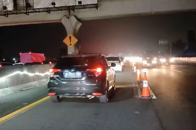 arus balik lebaran di jalan tol jakarta cikampek mulai padat