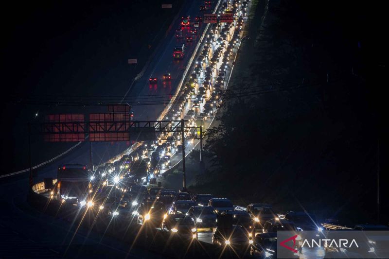 arus balik lebaran di tol semarang solo mulai padat