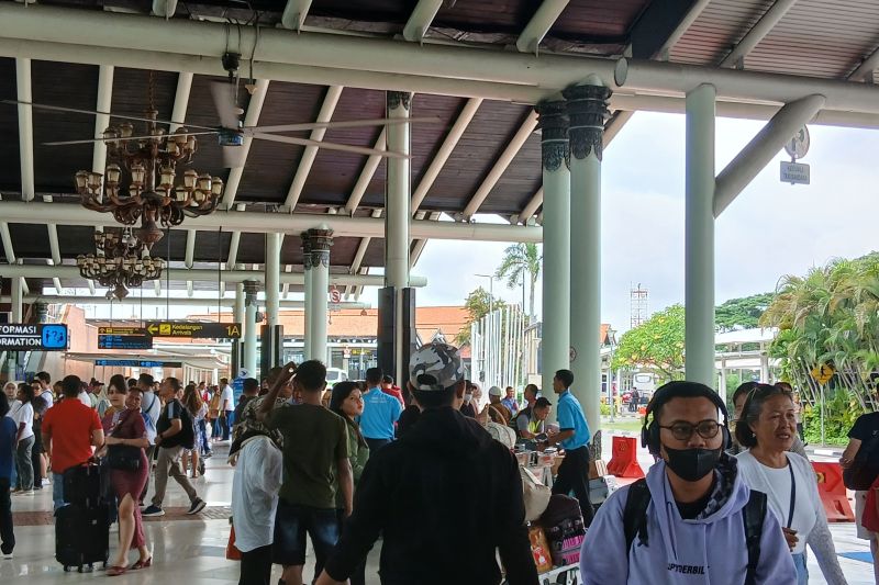 bandara soetta sudah dipadati 150 ribu penumpang di arus balik lebaran