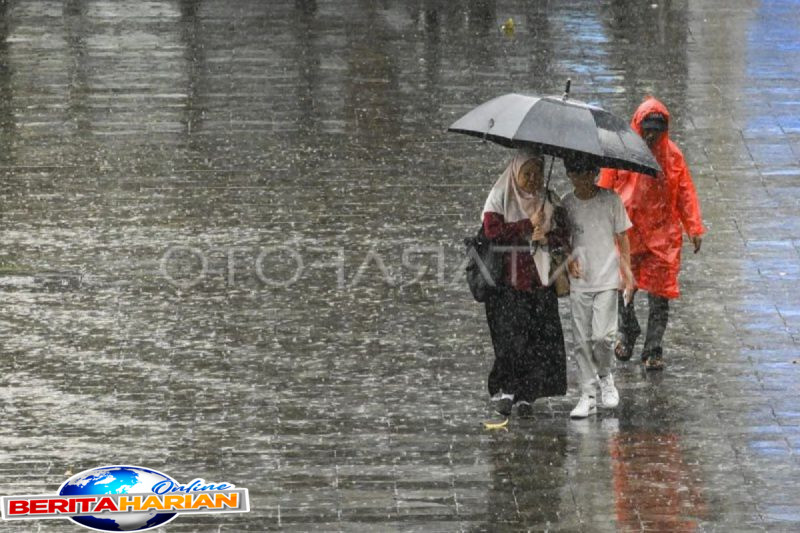 bmkg prakirakan sebagian besar indonesia hujan ringan sabtu ini