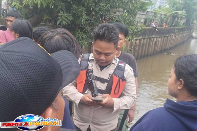 BPBD Jakarta Barat Tunda Pencarian Anak yang Hanyut di Kali Pesanggrahan 1 bpbd hentikan sementara pencarian bocah hanyut di kali pesanggrahan