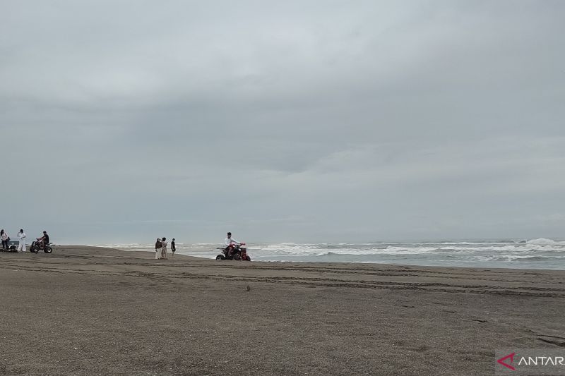 disbudpar cianjur larang wisatawan berenang di pantai selatan