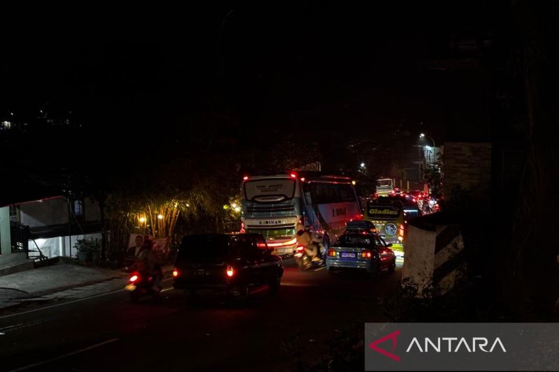 dishub bandung 87756 kendaraan tinggalkan nagreg pada h5 lebaran