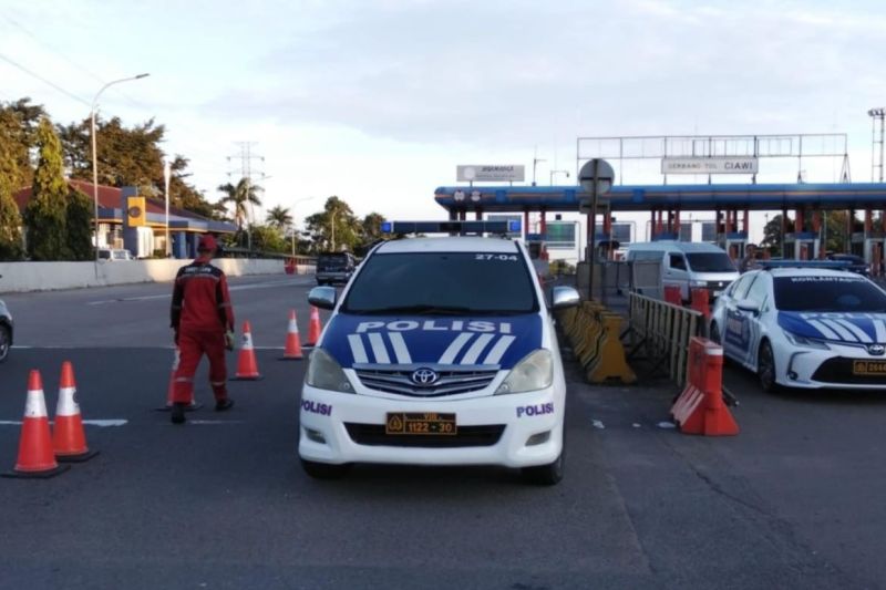 diskresi kepolisian contraflow tol jagorawi arah puncak diberlakukan