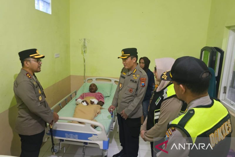 dua warga malang alami luka bakar setelah terkena ledakan petasan
