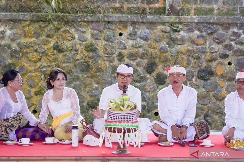 festival seni budaya tampilkan kearifan lokal di kawasan kuta